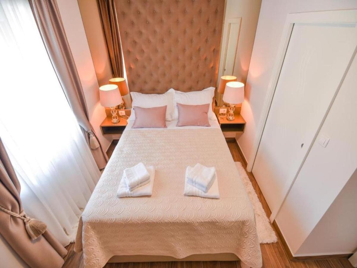 Calypso Royal Apartment Zara Esterno foto