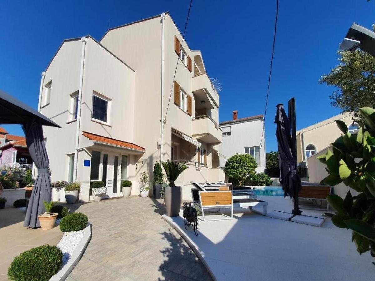 Calypso Royal Apartment Zara Esterno foto