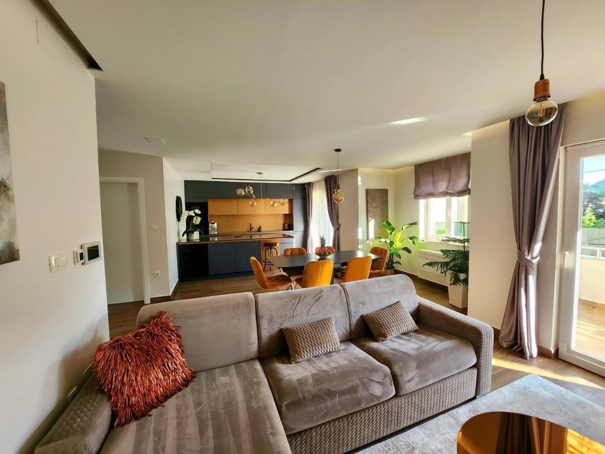 Calypso Royal Apartment Zara Esterno foto