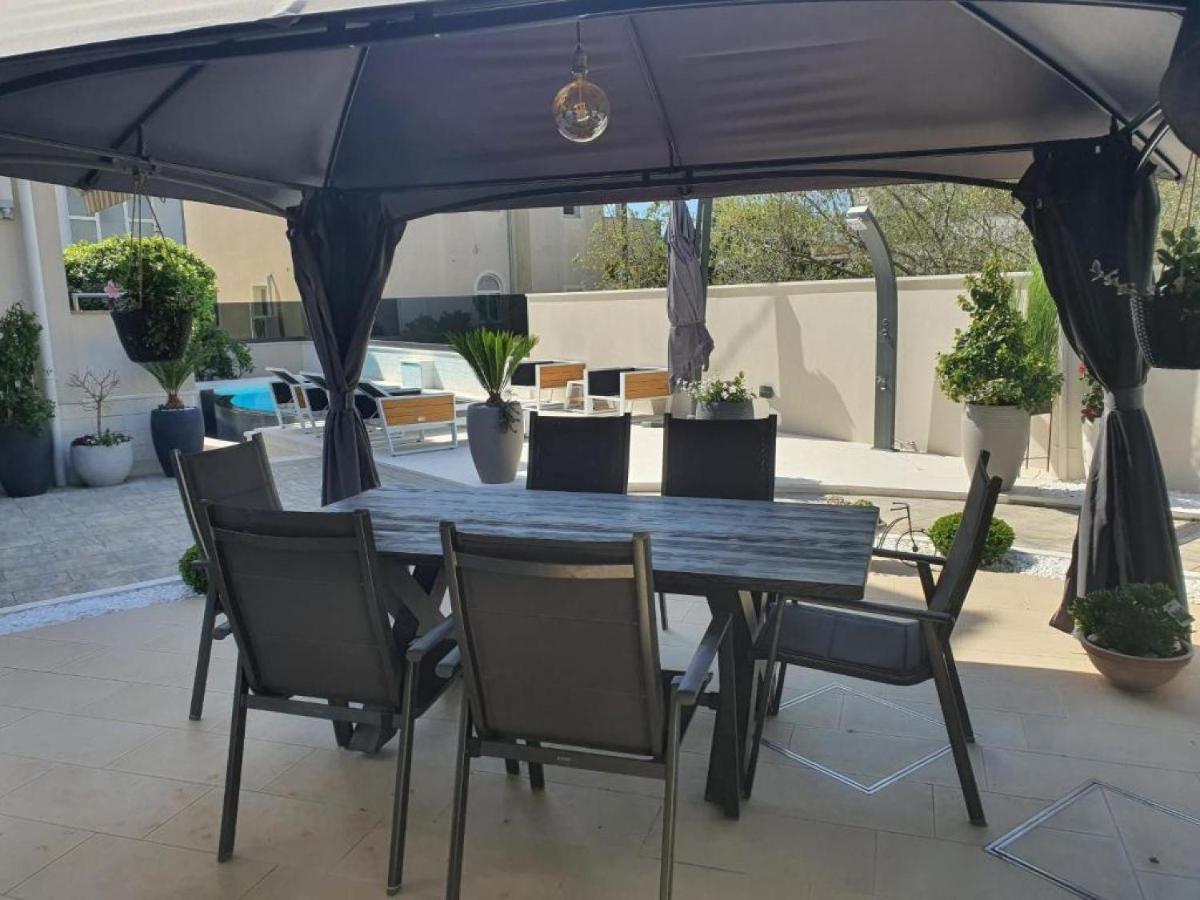 Calypso Royal Apartment Zara Esterno foto